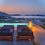 Aetheron Villa, Villa Naousa