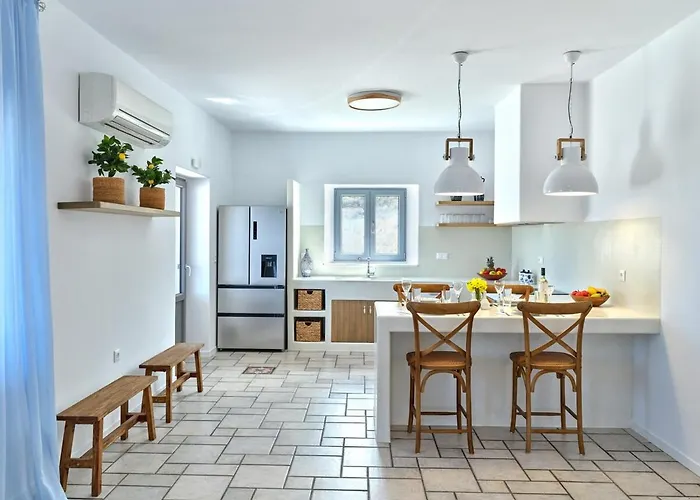 Aetheron Villa, * ناوسا