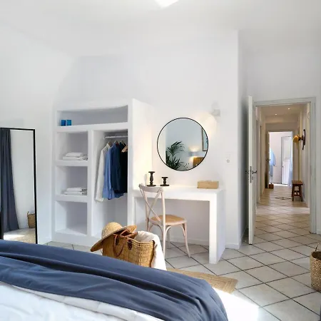 Aetheron Villa, Villa *