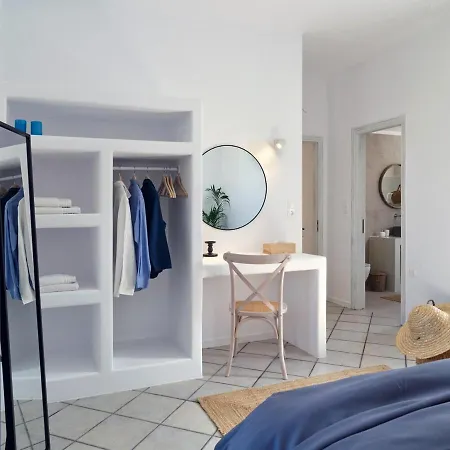 Aetheron Villa, Villa Naoussa